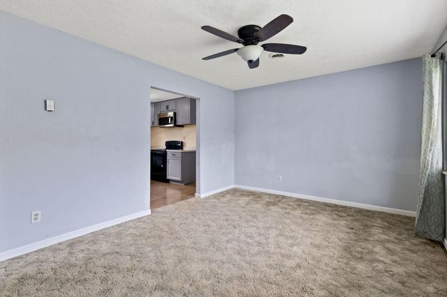 2976 Pleasant Drive NE, Lancaster, OH 43130