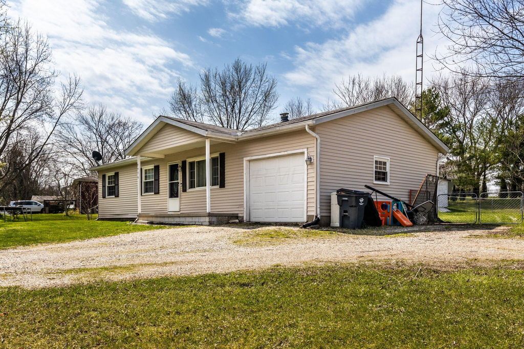 2976 Pleasant Drive NE, Lancaster, OH 43130