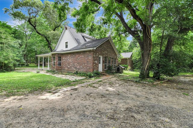 33207 Walnut Grove Drive, Magnolia, TX 77355