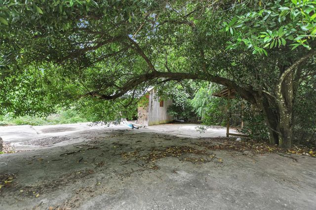 33207 Walnut Grove Drive, Magnolia, TX 77355