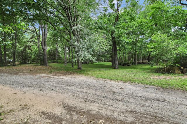 33207 Walnut Grove Drive, Magnolia, TX 77355