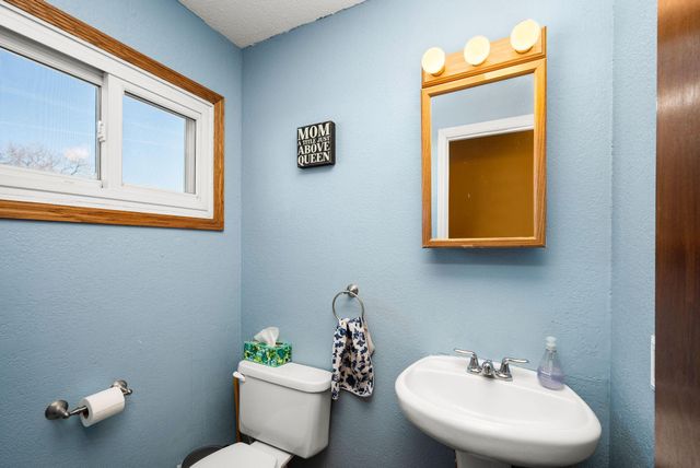 1490 Woodview Avenue E, Eagan, MN 55122