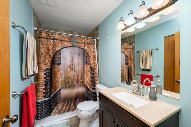 1490 Woodview Avenue E, Eagan, MN 55122