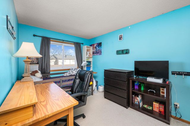 1490 Woodview Avenue E, Eagan, MN 55122