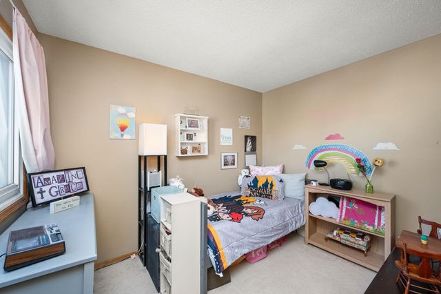 1490 Woodview Avenue E, Eagan, MN 55122