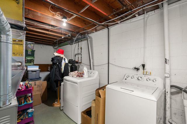 1490 Woodview Avenue E, Eagan, MN 55122