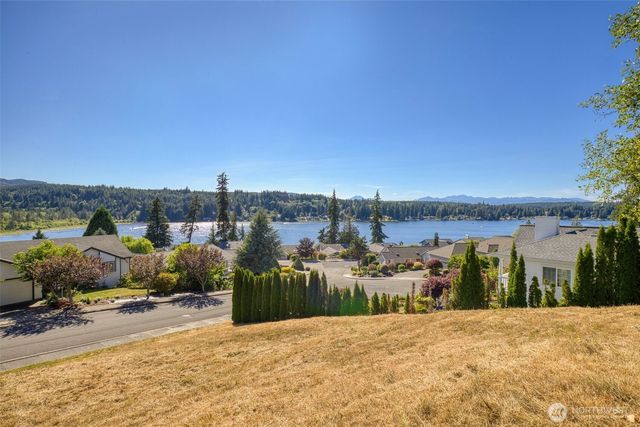 6044 Sandpiper Court, Bremerton, WA 98312