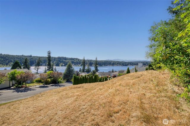 6044 Sandpiper Court, Bremerton, WA 98312