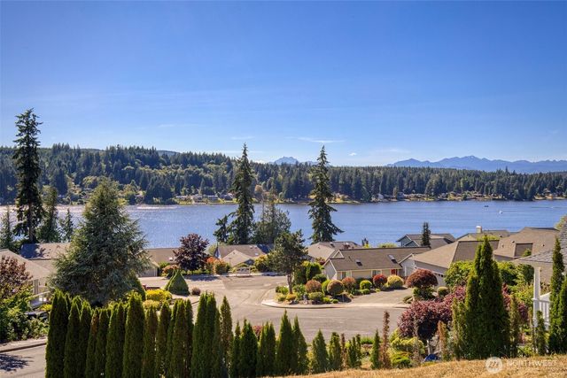 6044 Sandpiper Court, Bremerton, WA 98312