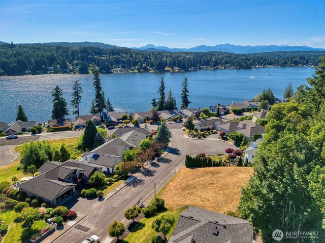 6044 Sandpiper Court, Bremerton, WA 98312