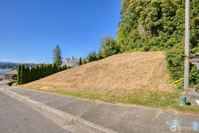 6044 Sandpiper Court, Bremerton, WA 98312