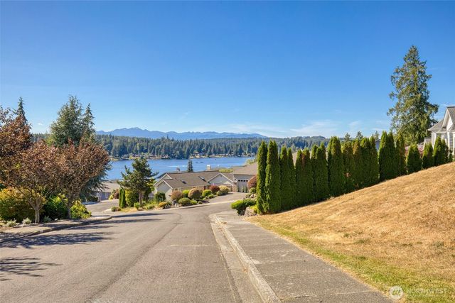 6044 Sandpiper Court, Bremerton, WA 98312