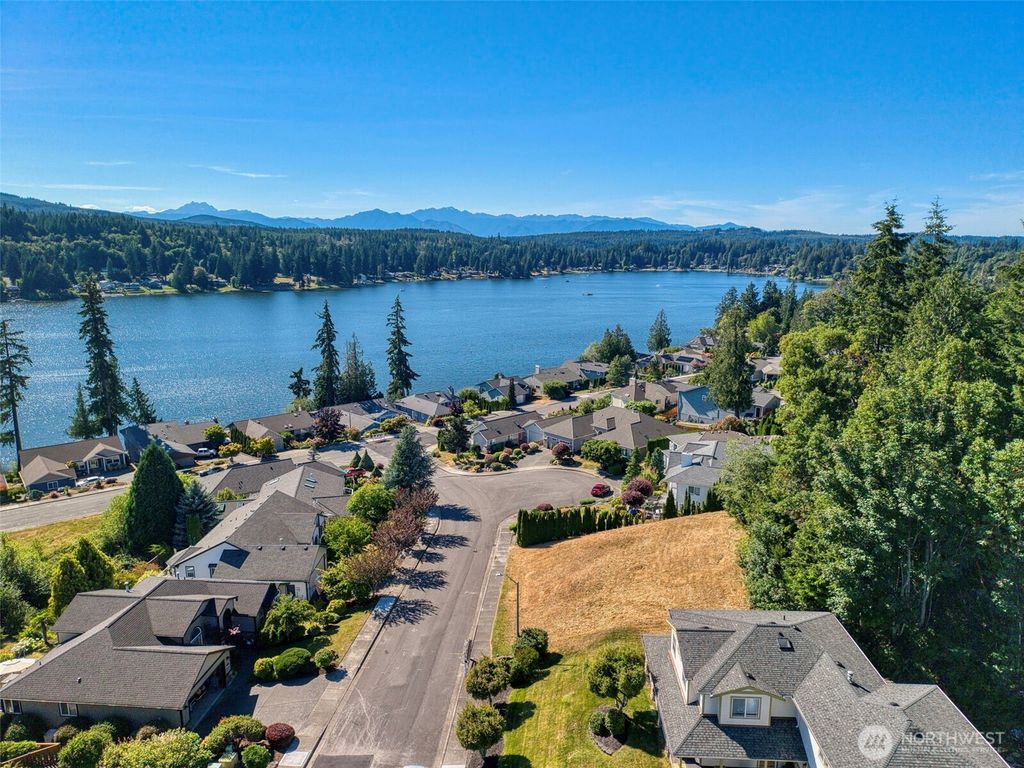 6044 Sandpiper Court, Bremerton, WA 98312