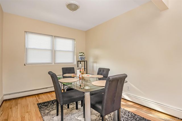 28 Baldwin Street, Farmingdale, NY 11735