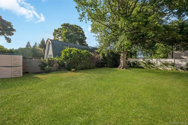 28 Baldwin Street, Farmingdale, NY 11735
