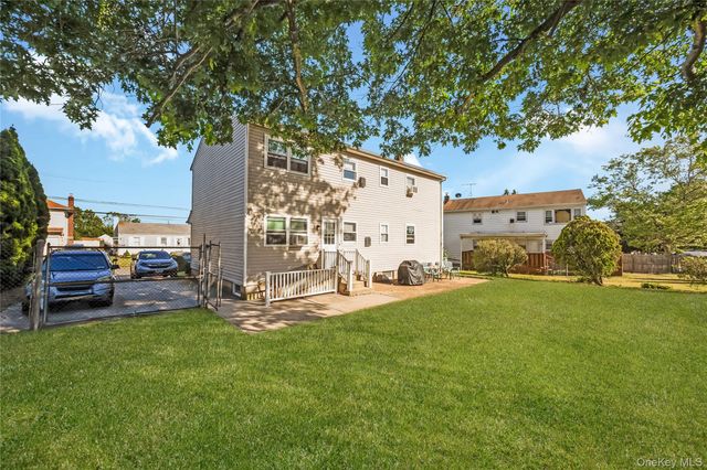 28 Baldwin Street, Farmingdale, NY 11735