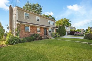 28 Baldwin Street, Farmingdale, NY 11735