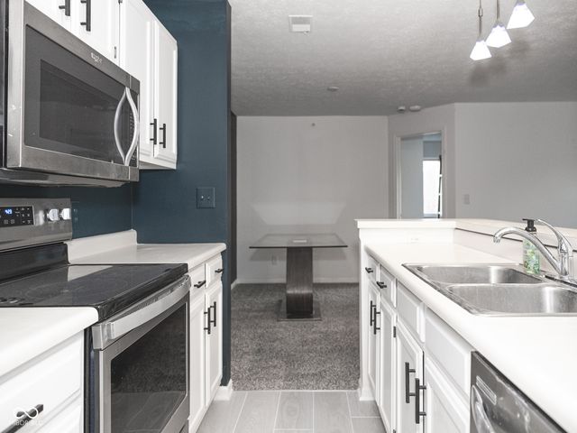 12519 Timber Creek Drive 6, Carmel, IN 46032