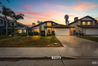 2204 Kelso Peak Avenue, Bakersfield, CA 93304