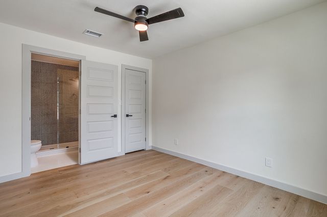 2704 W Biddison Street, Fort Worth, TX 76109