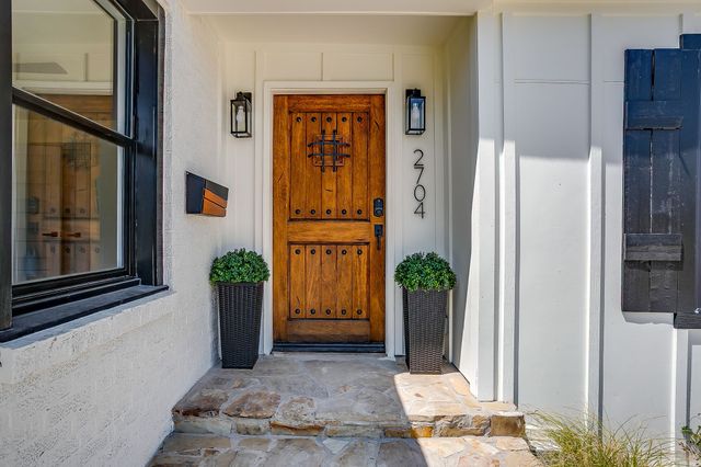 2704 W Biddison Street, Fort Worth, TX 76109