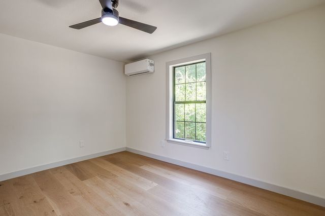 2704 W Biddison Street, Fort Worth, TX 76109