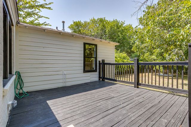 2704 W Biddison Street, Fort Worth, TX 76109