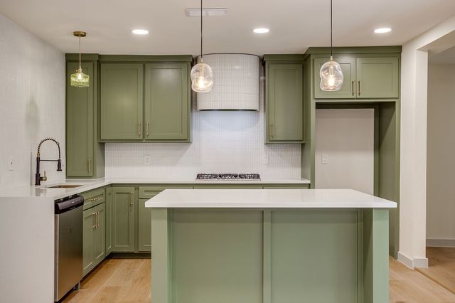 2704 W Biddison Street, Fort Worth, TX 76109