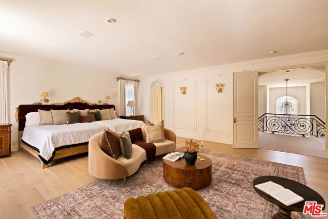 166 N Mccadden Place, Los Angeles, CA 90004