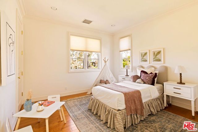 166 N Mccadden Place, Los Angeles, CA 90004