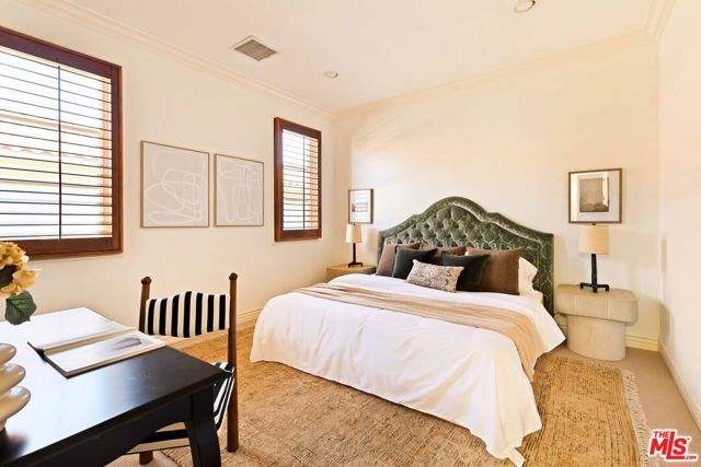 166 N Mccadden Place, Los Angeles, CA 90004