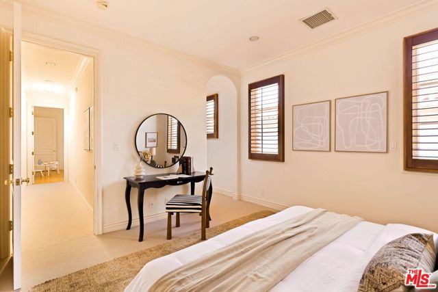 166 N Mccadden Place, Los Angeles, CA 90004