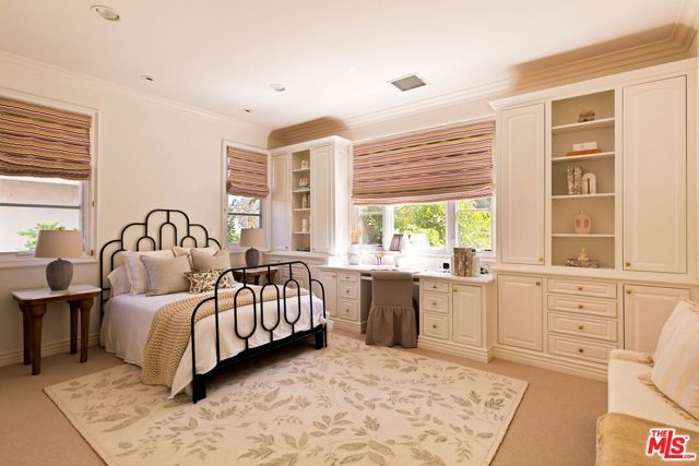 166 N Mccadden Place, Los Angeles, CA 90004