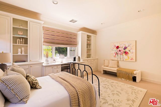 166 N Mccadden Place, Los Angeles, CA 90004