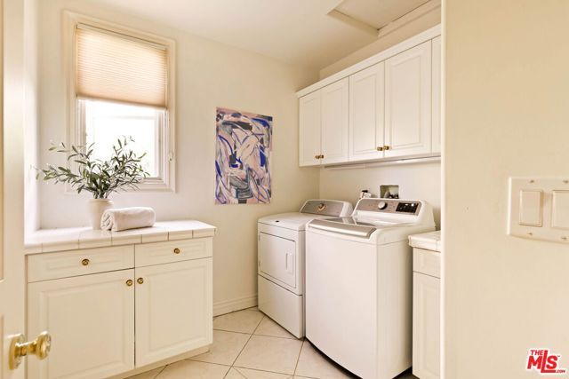 166 N Mccadden Place, Los Angeles, CA 90004