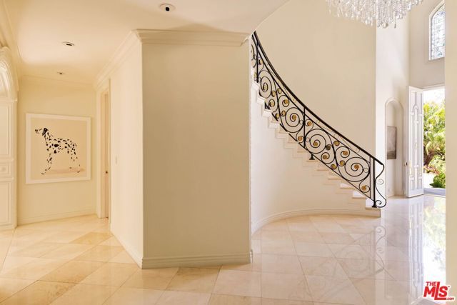 166 N Mccadden Place, Los Angeles, CA 90004