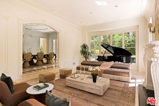 166 N Mccadden Place, Los Angeles, CA 90004