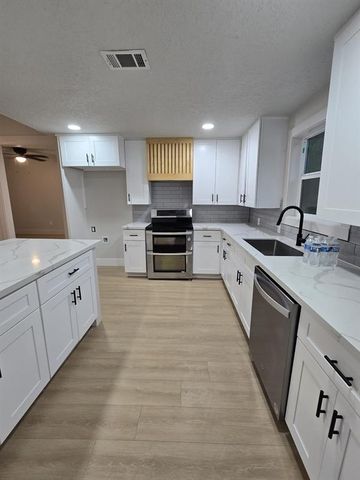 5326 Dewberry Street, Houston, TX 77021