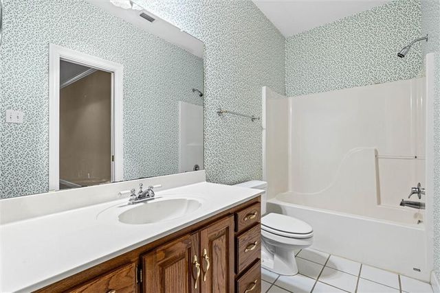 3991 Lakefront Drive W, Mobile, AL 36695
