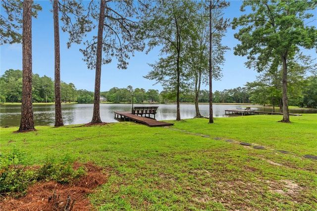 3991 Lakefront Drive W, Mobile, AL 36695