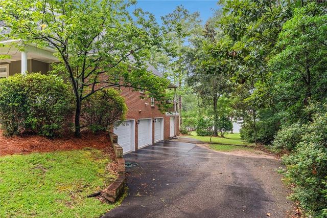 3991 Lakefront Drive W, Mobile, AL 36695
