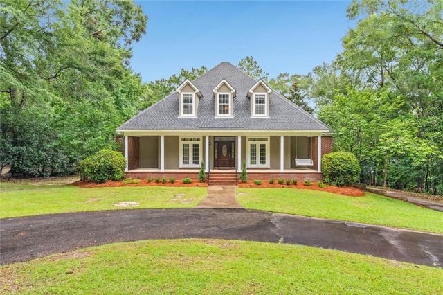 3991 Lakefront Drive W, Mobile, AL 36695