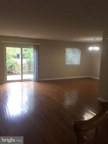 94 TENNYSON DR, Plainsboro, NJ 08536