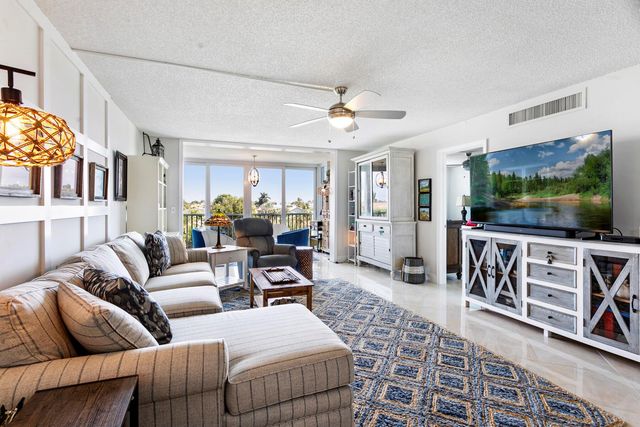 930 Dogwood Drive 457, Delray Beach, FL 33483