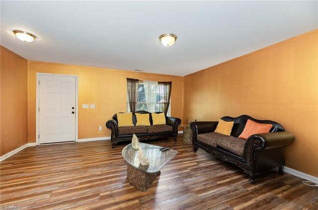8 Coriander Court, Greensboro, NC 27406