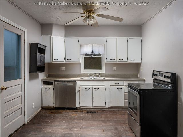 544 Cane Fork Lane, St Albans, WV 25177