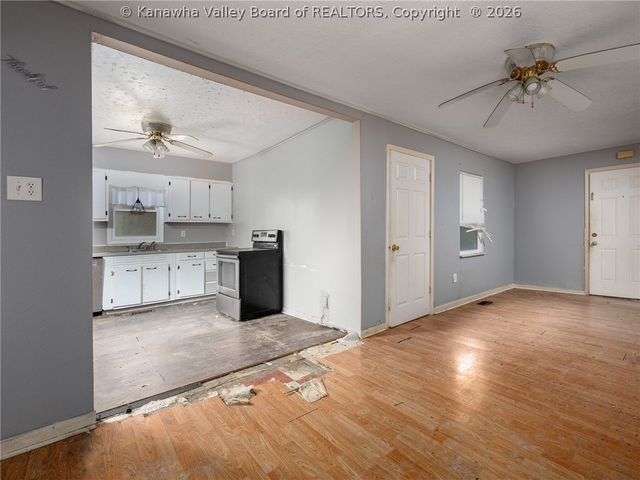 544 Cane Fork Lane, St Albans, WV 25177