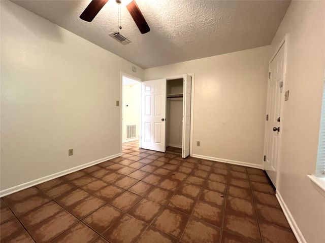 3008 Manor Lane B, Huntsville, TX 77340