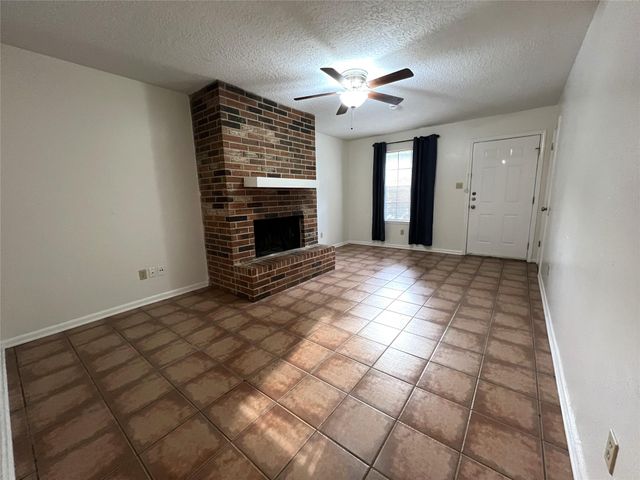 3008 Manor Lane B, Huntsville, TX 77340