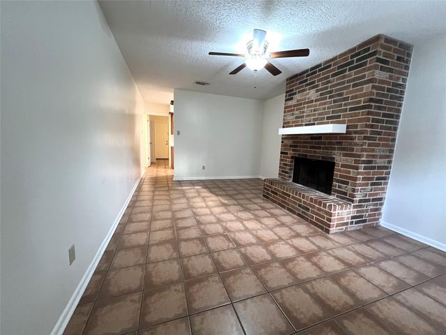 3008 Manor Lane B, Huntsville, TX 77340